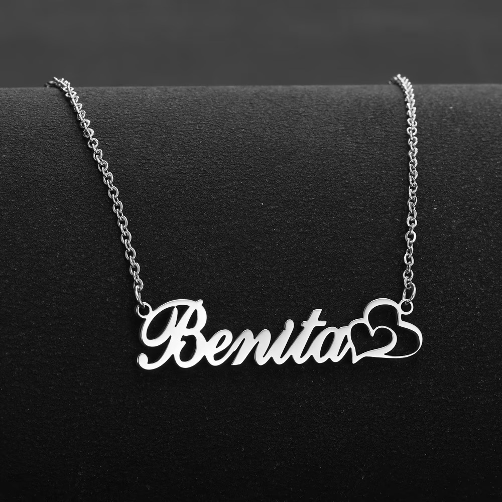 Engraved Name Necklace - Colar personalizado com nome e coração